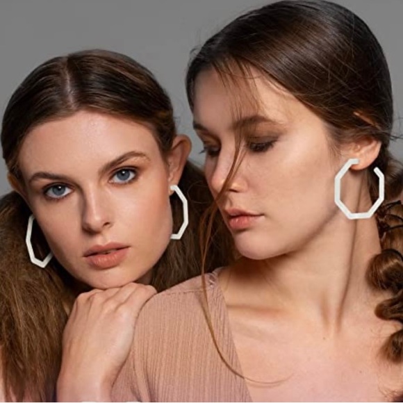 Pearlescent Geometric Hoops - Picture 8 of 9